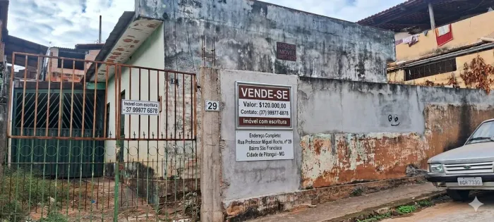 A venda casa em Pitangui Mg