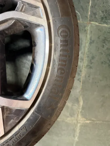 01 Roda com Pneu Fiat FastBack