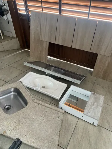 Vendo pias e cabeceira de cama