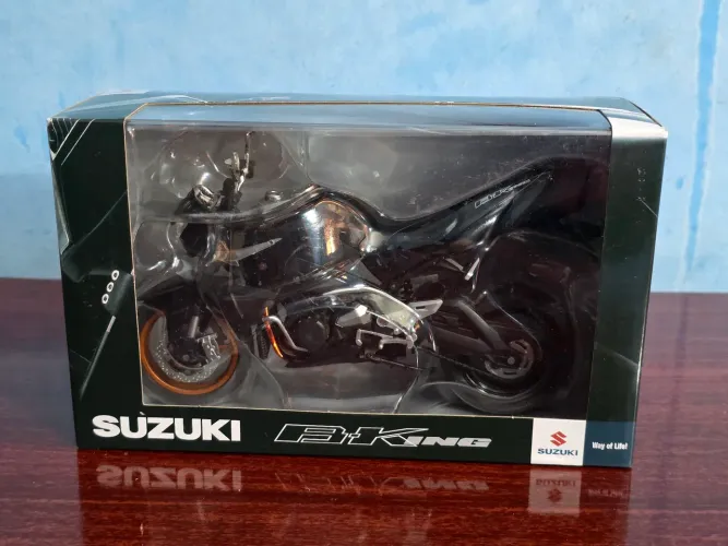 Suzuki B-King 1/12 Miniatura