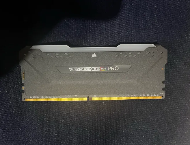 Memória Ram Corsair Vengeance Rgb Pro 16gb (1x16gb) 3200mhz