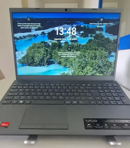 Notebook top de linha (troco por iPhone 15 superior ou Nintendo switch 2)