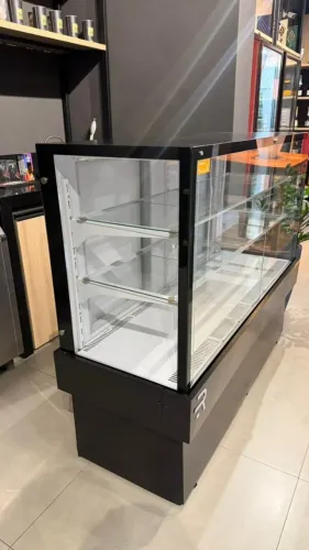 Balcão Refrigerado Expositor Refrimate Preto
