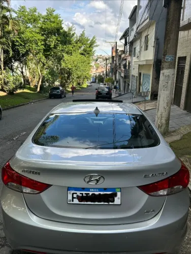 Hyundai Elantra GLS 1.8 16V Aut. 2013