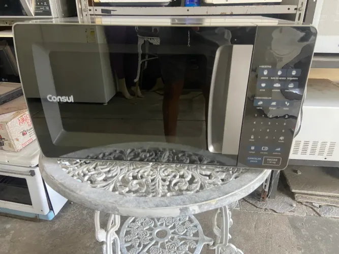 Microondas da consul espelhado 30L,em perfeito estado 