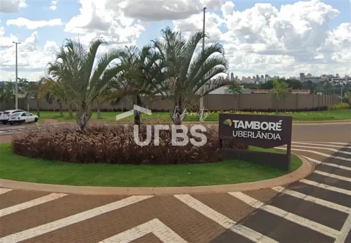 Terreno em condomínio com 397,31m² à venda no Tamboré