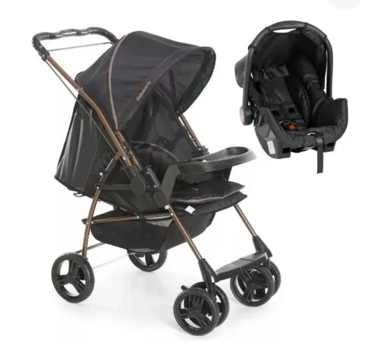 Carrinho de bebê e bebê conforto