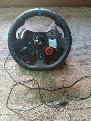 Logitech G29 Volante + pedais - 1 mês de uso - P/ PC, PS4 e PS5. Entrego em Maricá/Niterói