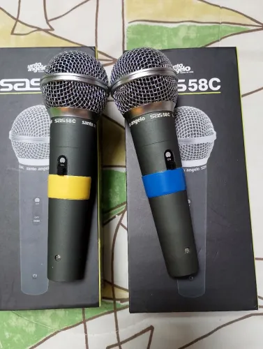 2 Microfones sas 58. Com cabos