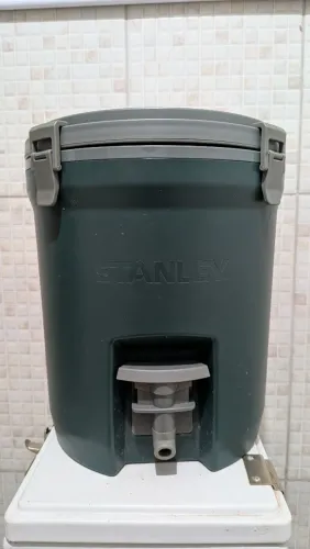 Jug galão térmico Stanley 7,5 litros <br><br>7,5 litros