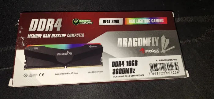 MEMÓRIA RAM 16GB DDR4 3600MHz