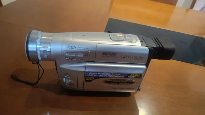 Camera máquina e dvd antigos