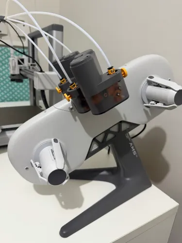 Impressora 3D bambu lab A1 com AMS.
