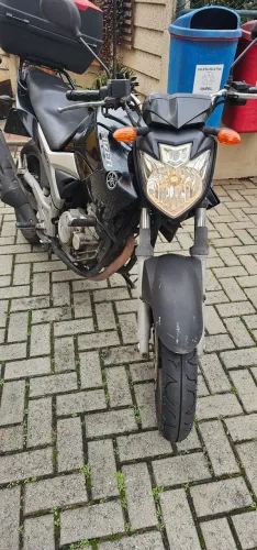 Yamaha Fazer 250 + Bauleto 52 Litros