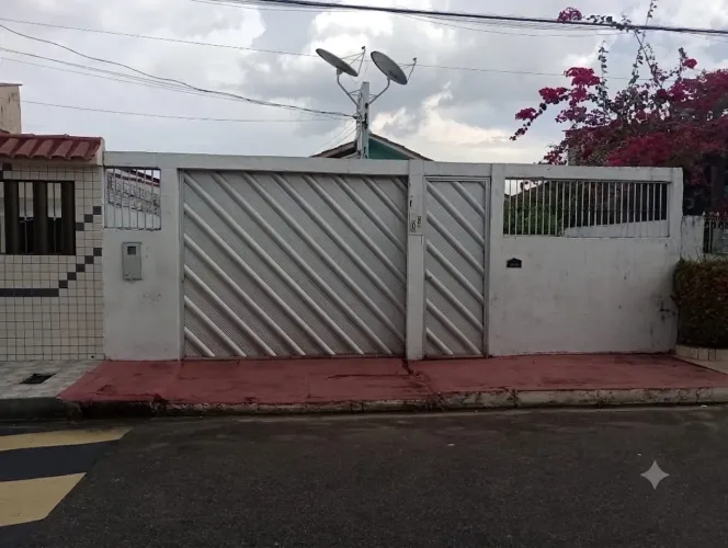 Alugo Casa condomínio Vila Verde 1