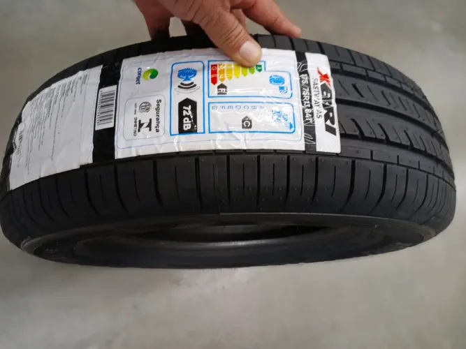 Pneu 13. Novo barato.290 $ Entrega grátis.