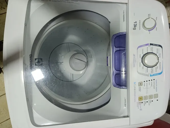Máquina 13kg estado de nova 650,00