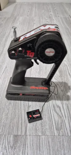 Radio transmissor Traxxas Revo