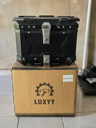 Bauleto Aluminio 45l Reforçado C/base De Fixação Universal / Em excelente estado.