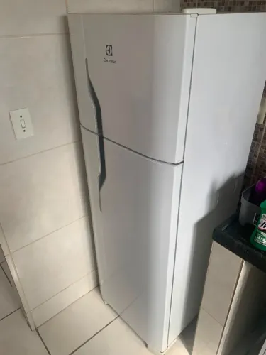 Geladeira Frost Free Duplex Branca 260L