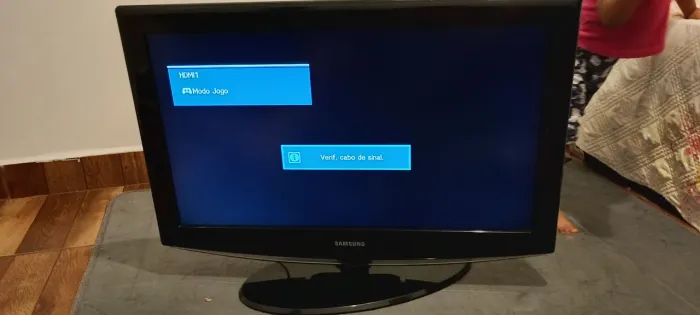 Televisão Samsung 32 LCD OBS: PRECISA APENAS COMPRAR O CONTROLE