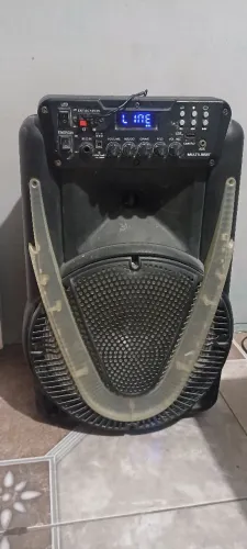 Caixa de som amplificada