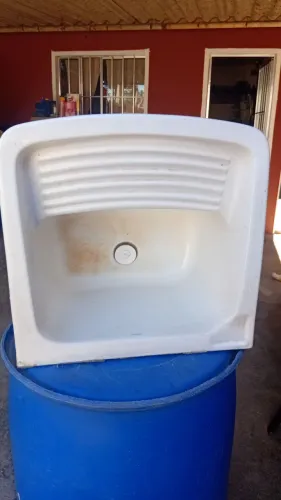 Vende-se tanque