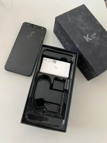 Celular/ Smartphone LG K12+ - Usado - Com marcas de uso - Para peças ou conserto
