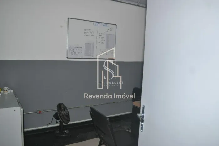 Galpão Comercial de 1.785m² pavimento com 2 andares, vestiário, depósito em Socorro - São 