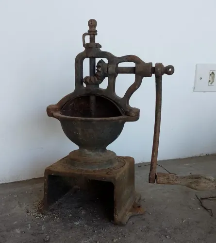 Moedor de café antigo