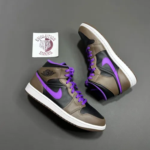 Air Jordan 1 Mid Palomino