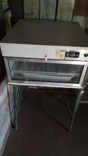 Chocadeira de 100 Ovos 