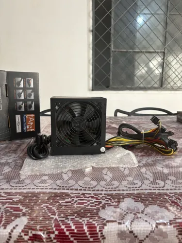 Fonte 550w Taret Selo 80 plus