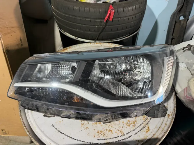 Farol Esquerdo Saveiro G9