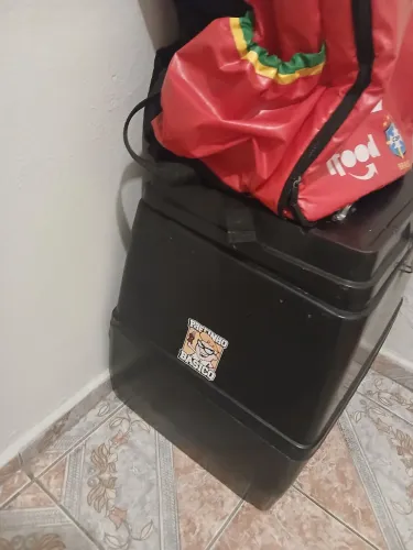 Baú 140l