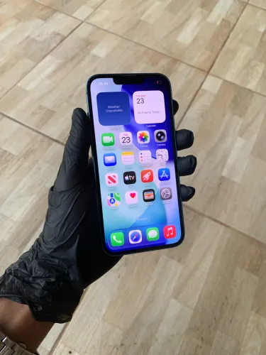 IPhone 13 de 128gb na cor azul Seminovo
