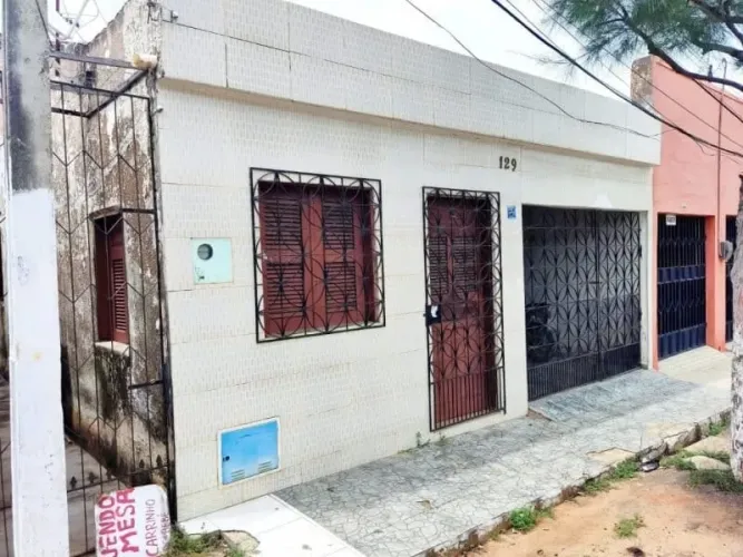 VERAS VENDE CASA EM ITAPAJÉ NA FRENTE DA REPRESA