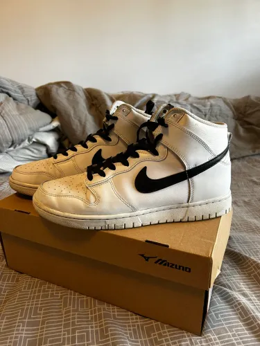 Nike dunk high reverse panda 