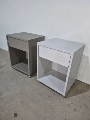 Criado mudo / Mesa de cabeceira
