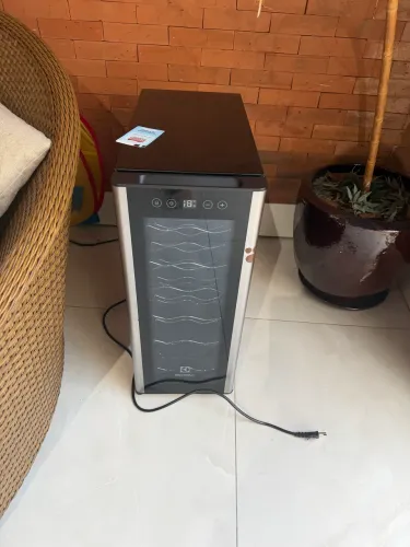 Adega Electrolux