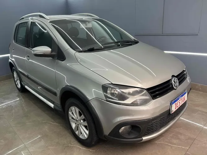 Volkswagen Crossfox 1.6 MI Total Flex 8V 5P 2013