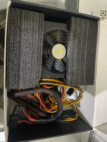 Fonte de computador e PC