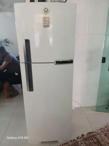 Geladeira eletrolux 375L 