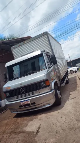 Vende 710 Mercedes/ 2011