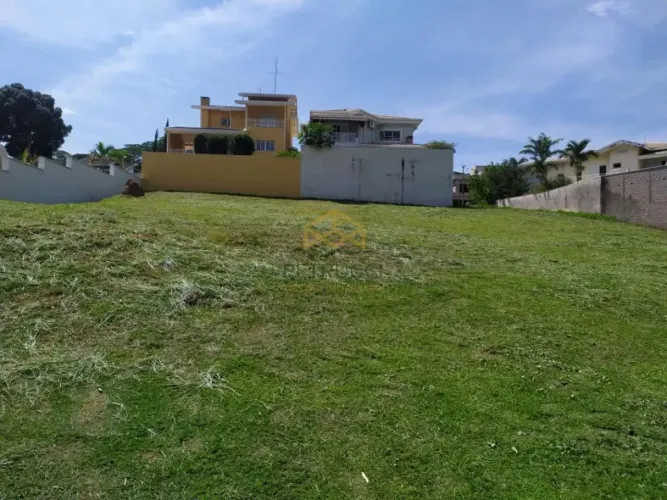 TERRENO COM 1.459M² NO CONDOMÍNIO CHÁCARA PRADO.