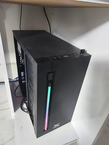 Computador Gamer Ryzen 5 Pro 3400g 16gb Ram 2GB de placa gráfica 750gb memória.