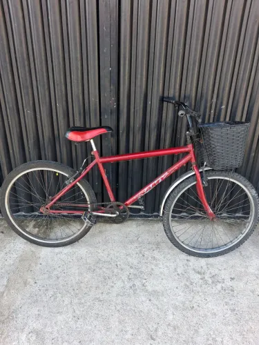 Bicicleta aro 26 reduzido com bom estado.