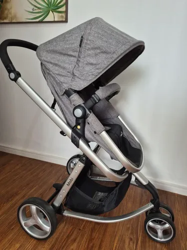 Carrinho de Bebê e Bebê Conforto carro da Safety 1st Travel System Mobi NV Trio