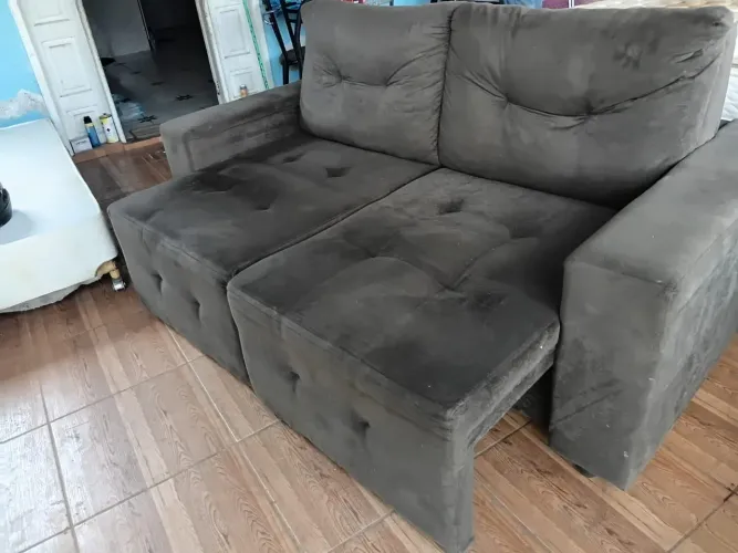 Sofá Retrátil usado porém conservado 