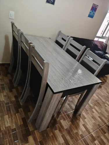 Mesa de Jantar Retangular de Madeira com 6 Cadeiras Estofadas